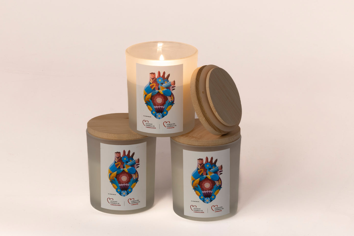 Vela aromática con tapa de bambú